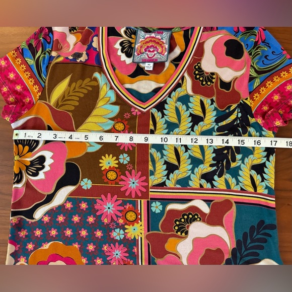 Johnny Was Promisino Favorite Short-Sleeve V-Neck Tee - Picture 3 of 9